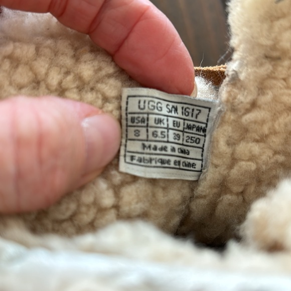 UGG Women’s Boots - Picture 6 of 7